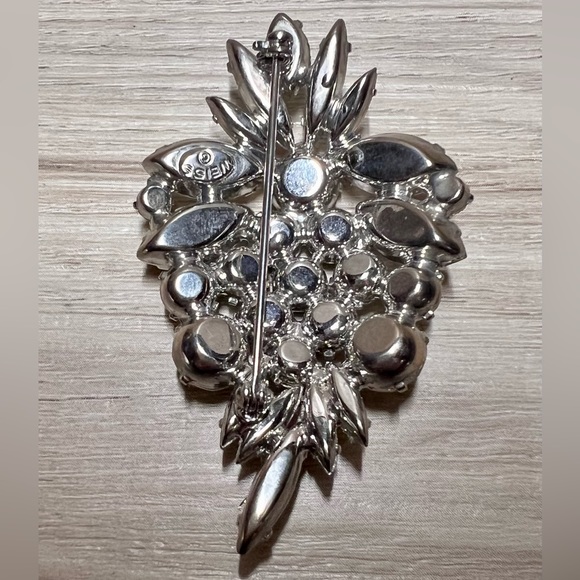 Antique Designer Signed Weiss Clear Crystal Bunch Of Grapes Brooch/Pin - Picture 8 of 8